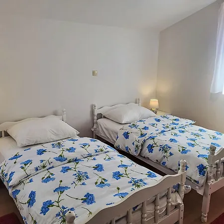 Ana-2 By Interhome 투라니